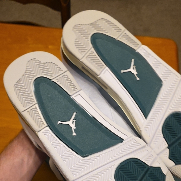 Jordan White and Blue Sneakers Classic Design - Picture 7 of 12